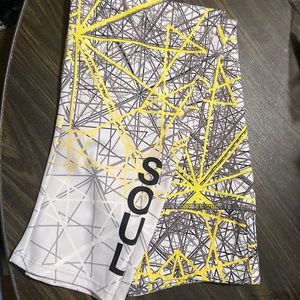 SOULCYCLE WHITE BIKE WHEEL LOGO 3/4 length size S/M leggings